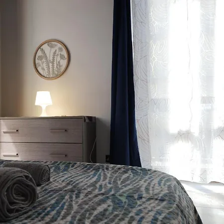 Apartman Amatan Cairoli 32-apt 2 Camere-centro Torino-terrazzino -ac- Torino