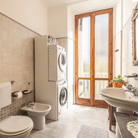 Amatan Cairoli 32-apt 2 Camere-centro Torino-terrazzino -ac- Τορίνο