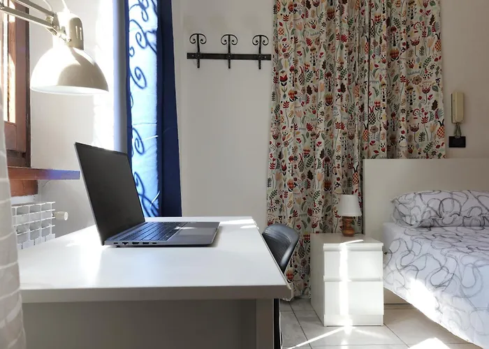 Lejlighed Amatan Cairoli 32-apt 2 Camere-centro Torino-terrazzino -ac- Torino