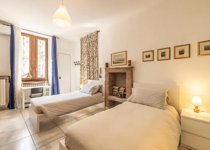 شقة Amatan Cairoli 32-apt 2 Camere-centro Torino-terrazzino -ac-