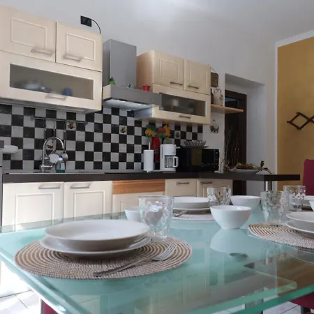 Amatan Cairoli 32-ampio Trilocale Parco Valentino Centro Apartamento *