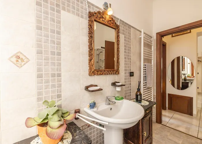 Amatan Cairoli 32-apt 2 Camere-centro Torino-terrazzino -ac-